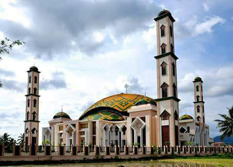 Masjid Agung Almuchsinin Kota Solok.